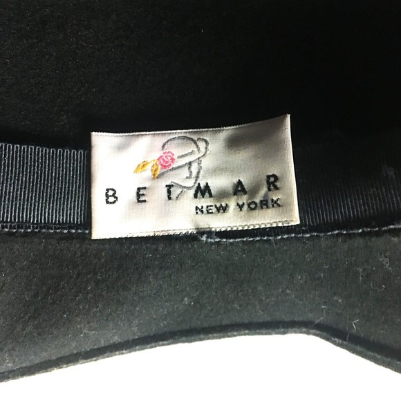 Vintage 1920s Flapper Style Hat 100% wool Black Ribbon Detail Betmar New York - Picture 6 of 9
